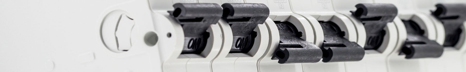Choosing-the-Right-Circuit-Breaker-Ensuring-Long-Term-Machinery-Durability-internal_header